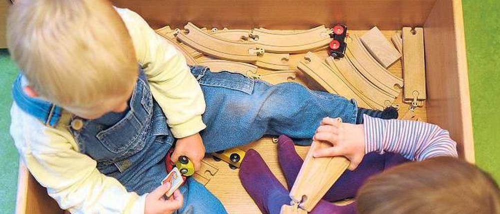 Dabei sein. Bereits kleinen Kindern ist Gemeinschaft sehr wichtig, sie nehmen dafür einiges in Kauf. 