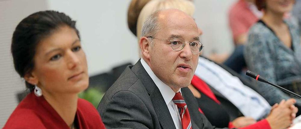 Fraktionschef Gregor Gysi, Stellvertreterin Sahra Wagenknecht bei Linksfraktionssitzung im Reichstag