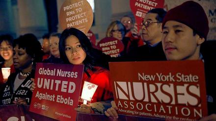 Besseren Schutz vor Ebola fordern Krankenschwestern und Pflegekräfte in den USA, hier in New York.