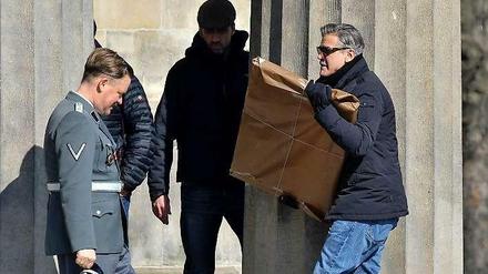 George Clooney am Set seines Films "The Monuments Men" in Berlin. Mit deutschen Filmfördergelder sollen auch hochkarätige internationale Produktionen ins Land gelockt werden. 