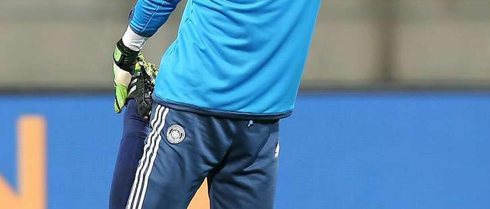 Manuel Neuer verletzte sich gegen Gibraltar am Knie.