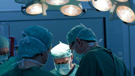 Ärztefunktionären sehen sich bei ihrer Arbeit zwar nicht den Risiken gegenüber wie die Männer und Frauen mit dem Skalpell, doch hat sie ebenfalls ihre Tücken.