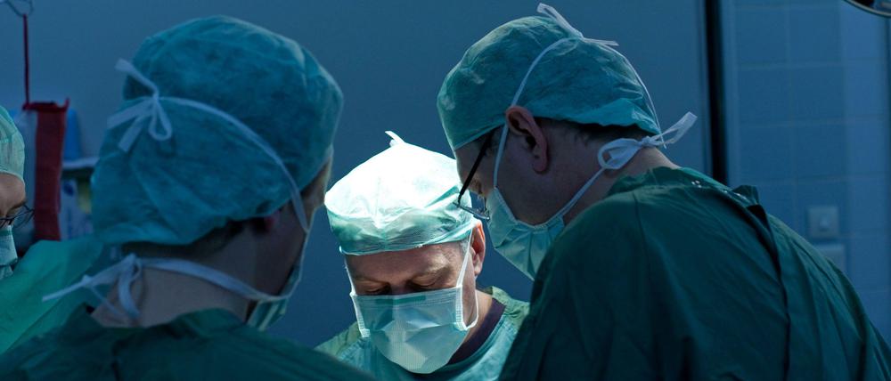 Ärztefunktionären sehen sich bei ihrer Arbeit zwar nicht den Risiken gegenüber wie die Männer und Frauen mit dem Skalpell, doch hat sie ebenfalls ihre Tücken.