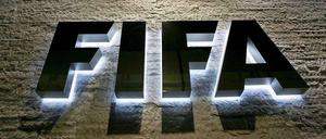 Die kommenden WM-Gastgeber Russland und Katar sind von der Fifa-Ethikkommission vom Vorwurf der Korruption freigesprochen worden.