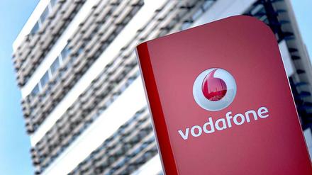 Eine inzwischen Vodafone gehörende Firma hat nach Recherchen mehrerer Medien dem britischen Geheimdienst GCHQ und seinem US-Partnerdienst NSA in großem Umfang beim Ausspähen des Datenverkehrs im Internet geholfen.