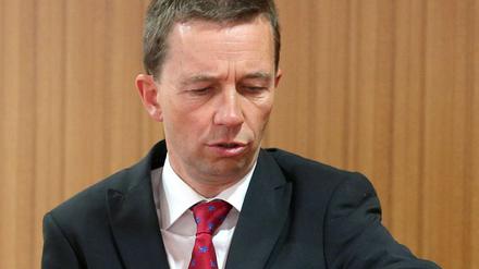 Ist seine Zeit als AfD-Vorsitzender abgelaufen? Bernd Lucke kokettiert mit seinem Absprung.