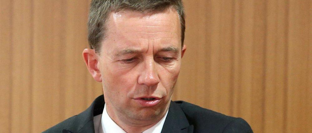 Ist seine Zeit als AfD-Vorsitzender abgelaufen? Bernd Lucke kokettiert mit seinem Absprung.
