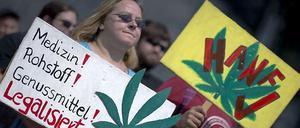 Bei der alljährlichen Hanfparade in Berlin wird für die Freigabe von Cannabis demonstriert.