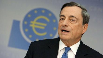 Der Euro im Fokus: EZB-Chef Mario Draghi sorgt sich um die Preisstabilität in der Euro-Zone. Deshalb will er eingreifen.