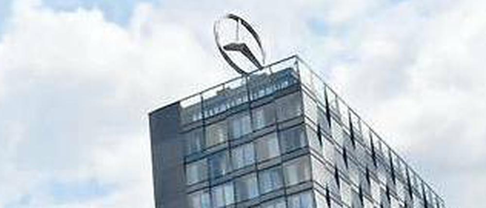 Stern an der Spree. Der Mercedes-Vertrieb sitzt an der East-Side-Galery. Offen ist, ob die Agentur hier arbeiten wird. 