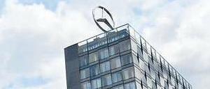 Stern an der Spree. Der Mercedes-Vertrieb sitzt an der East-Side-Galery. Offen ist, ob die Agentur hier arbeiten wird. 