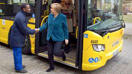 Vorn nur Ausstieg! Die Kanzlerin sollte häufiger BVG fahren.