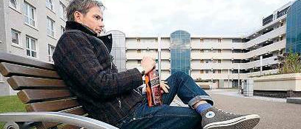 Passt ins Straßenbild. Mark Hogarth, Creative Director von Harris Tweed, setzt auf Wolle und Whisky, um seiner Heimat wieder auf die Beine zu helfen. 