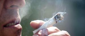 Das kommt nicht mehr in die Tüte. Die Drogenbeauftragte von Berlin will den Haschisch-Konsum in Berlin eindämmen – mit der Hilfe von schärferen Gesetzen.