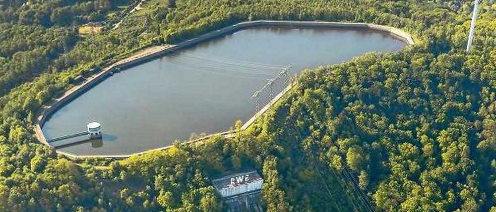 Von oben. Bei Pumpspeichern wie dem Koepchenwerk in Herdecke wird mit ungenutztem Strom Wasser in die Höhe gepumpt und bei Bedarf wieder abgelassen. 