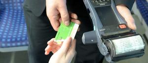 Wer keine gültige Fahrkarte vorweisen kann, muss bald 60 Euro anstelle der bisherigen 40 bezahlen.
