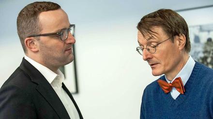 CDU-Gesundheitsexperte Jens Spahn (l.) und sein SPD-Kollegen Karl Lauterbach. trafen sich am Freitag mit Vertretern von Bund, .Ländern und Krankenhäusern