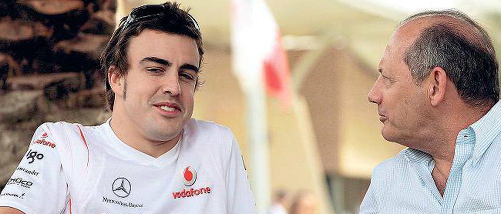 So sieht man sich wieder. Alonso und Ron Dennis trennten sich 2007 im Streit. 