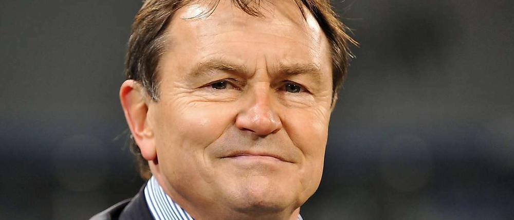 Ewald Lienen ist wieder da! Kann er St. Pauli vor dem Abstieg bewahren?