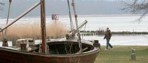 Kommando: Segel streichen. Nur noch im nördlichen und östlichen Uferbereich (hier in der Nähe des Strandbades Müggelsee) hätten Segelsportler künftig freie Fahrt.