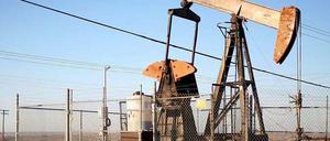 Der Ölpreis fällt und fällt.