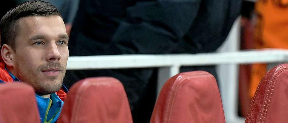 Lukas Podolski ist beim FC Arsenal meist nur Bankdrücker. Und so gibt es immer wieder Wechselgerüchte um den Weltmeister. Ob diesmal mehr dran ist?