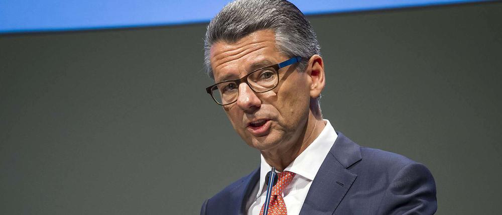 Wenn BDI-Chef Ulrich Grillo an Schwarz-Rot denke, ist er durchaus angespannt.