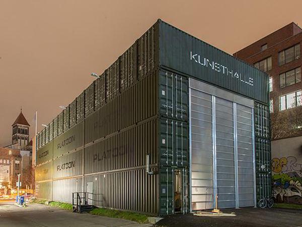 Die Kunst in der Fuge. Die Platoon Kunsthalle zieht von Baulücke zu Baulücke durch Berlin. So bleibt sie immer in der ersten Reihe der Stadt, meinen die Betreiber.