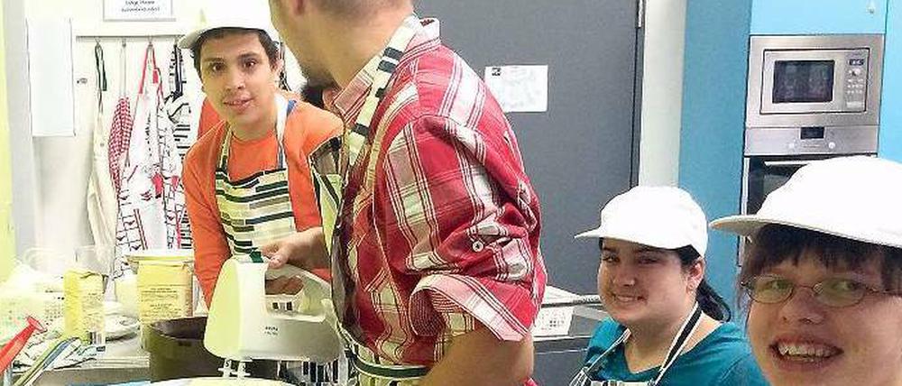 Eine Bäckerei namens „BrotBären“ gibt es an der Biesalski-Schule. Einmal pro Woche backen die Schüler und verkaufen das Brot unter anderem an die Lehrer.