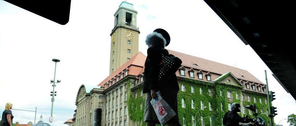 Berlin, tief im Westen. Das Rathaus Spandau.