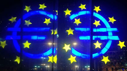 Euro verliert. Die Gemeinschaftswährung steht seit Wochen unter Druck.