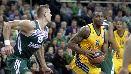 Alba Berlin (Szene mit Jamel McLean, rechts) spielte in Litauen eine schwache erste Halbzeit - und konnte den Rückstand dann nicht mehr aufholen.