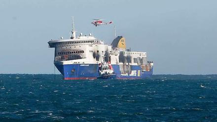 Die ausgebrannte Adirafähre "Norman Atlantic". Auch eine Deutsche ist unter den Todesopfern.