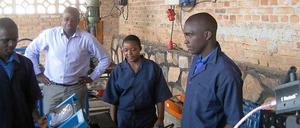 Welche Themen für die globale Entwicklungsagenda der kommenden Jahre wichtig werden, entscheidet sich in diesem Jahr. Das Foto zeigt eine von der deutschen Gesellschaft für Internationale Zusammenarbeit (GIZ) unterstützte Lehr-Autowerkstatt in Ruanda.