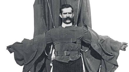 Franz Reichelt sprang in diesem Kostüm vom Eiffelturm.