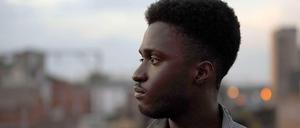 Der 24-jährige Londoner Kwabs hat eine Ausnahmestimme und mit „Walk“ bereits einen kleinen Hit. 