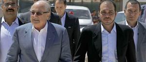 Eins mit-, nun gegeneinander. Fifa-Präsident Joseph Blatter (l.) neben dem bisherigen Vizepräsidenten und jetzigen Gegenkandidaten Prinz Ali bin Al-Hussein aus Jordanien.