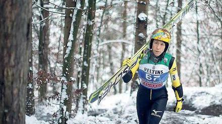 Noriaki Kasai ist inzwischen 42, denkt aber noch lange nicht ans Aufhören. Einen großen Traum will sich der Japaner noch erfüllen: eine olympische Goldmedaille. Bisher hat er nur Silber und Bronze gewonnen.