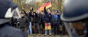 An den Demonstrationen gegen Asylbewerberheime in Marzahn waren immer wieder Rechsextremisten maßgeblich beteiligt.