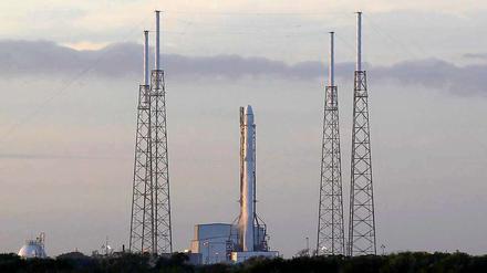 Gewagtes Manöver. Die erste Stufe der Falcon 9 soll nach der Trennung vom Rest der Rakete auf einer Plattform landen. Sie ist nur 90 mal 50 Meter groß.