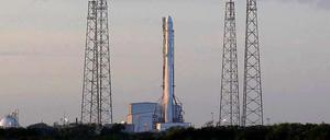 Gewagtes Manöver. Die erste Stufe der Falcon 9 soll nach der Trennung vom Rest der Rakete auf einer Plattform landen. Sie ist nur 90 mal 50 Meter groß.