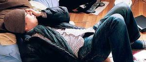 Draußen ist feindlich. Hikikomori wird das Phänomen in Japan genannt. Hunderttausende sind betroffen.