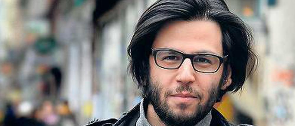 Unser Autor Deniz Utlu wuchs in Hannover auf, seit Sommer 2003 lebt er in Berlin.
