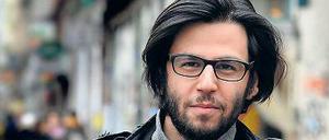Unser Autor Deniz Utlu wuchs in Hannover auf, seit Sommer 2003 lebt er in Berlin.
