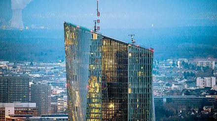 In luftiger Höhe. Die Europäische Zentralbank plant bereits das nächste Anleihekaufprogramm, um die Deflation zu bekämpfen. 