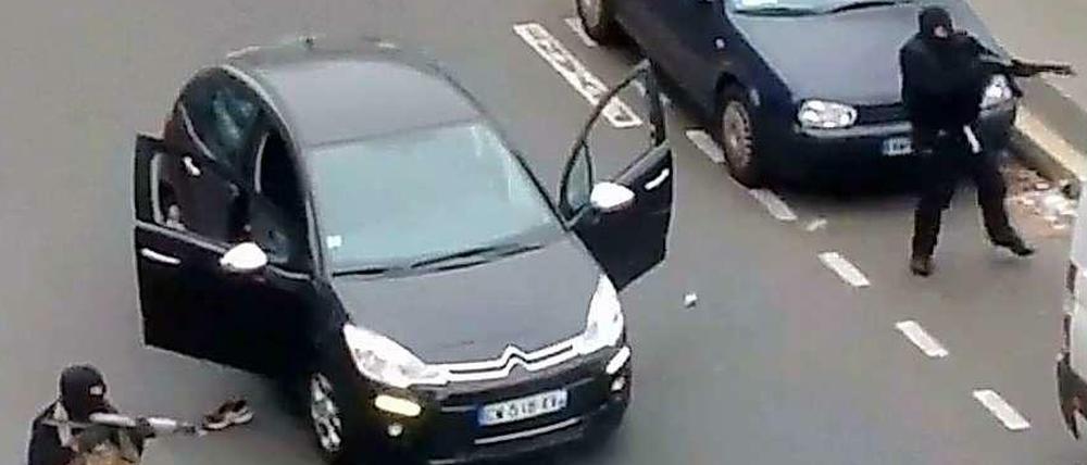 Die Terroristen nach dem Anschlag auf das Satire-Magazin "Charlie Hebdo".