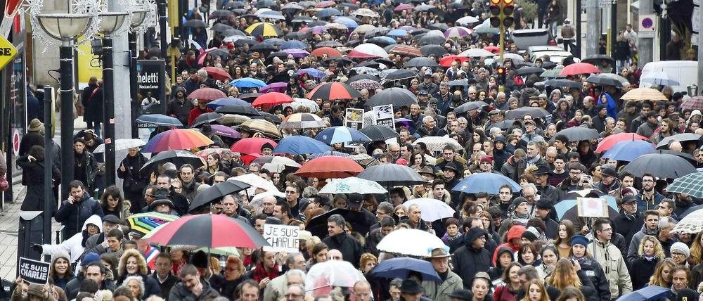 Wie in Limoges gingen am Samstag Tausende gegen islamistische Gewalt auf die Straße.