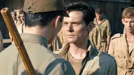Der Gute. Der amerikanische Kriegsgefangene Louis (Jack O'Connell). 
