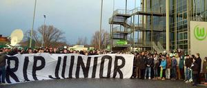 Wolfsburger Trauermarsch in Gedenken an Junior Malanda.