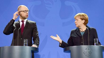 Der ukrainische Regierungschef Arseni Jazenjuk zu Besuch bei Bundeskanzlerin Angela Merkel.